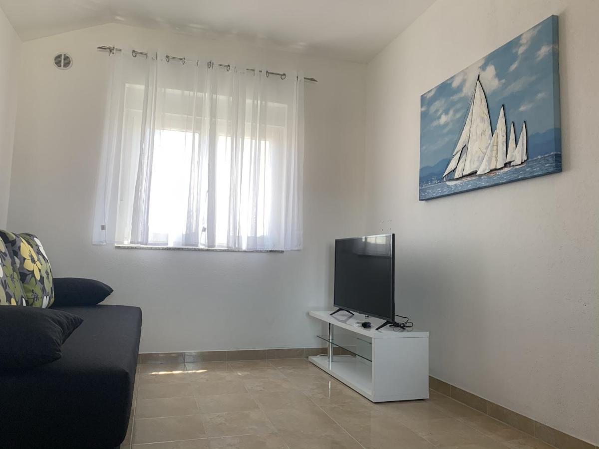 Apartmani Paula Vodice Exteriér fotografie