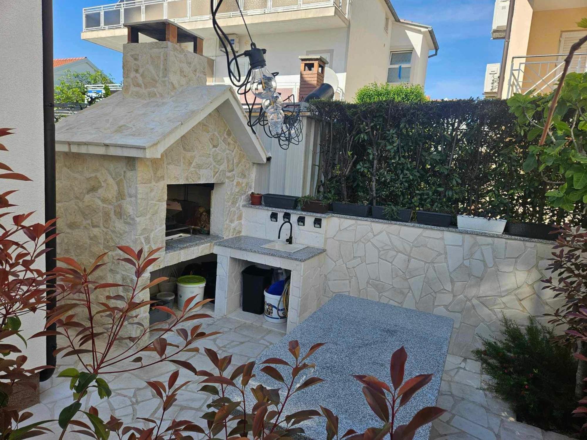 Apartmani Paula Vodice Exteriér fotografie