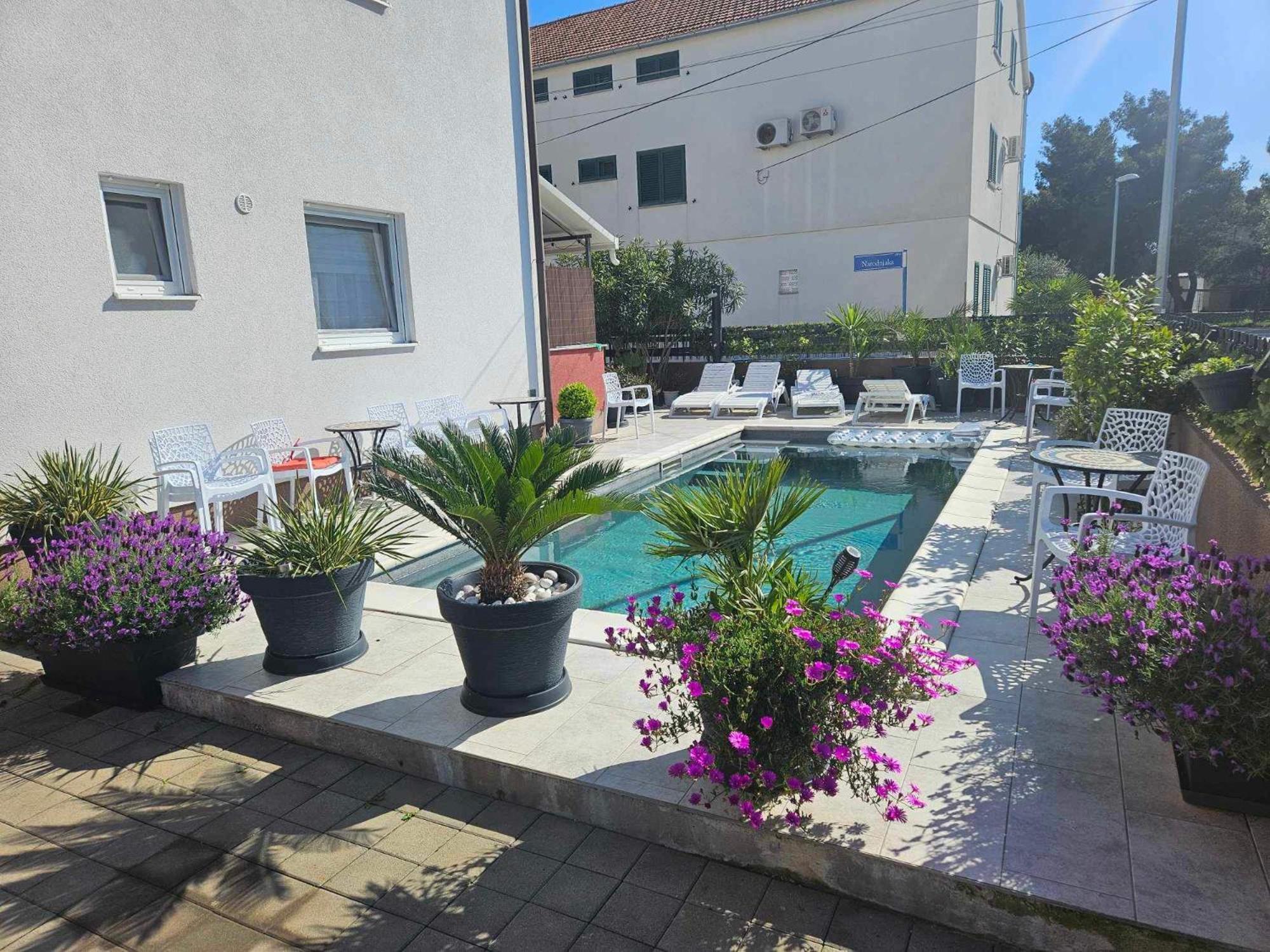 Apartmani Paula Vodice Exteriér fotografie